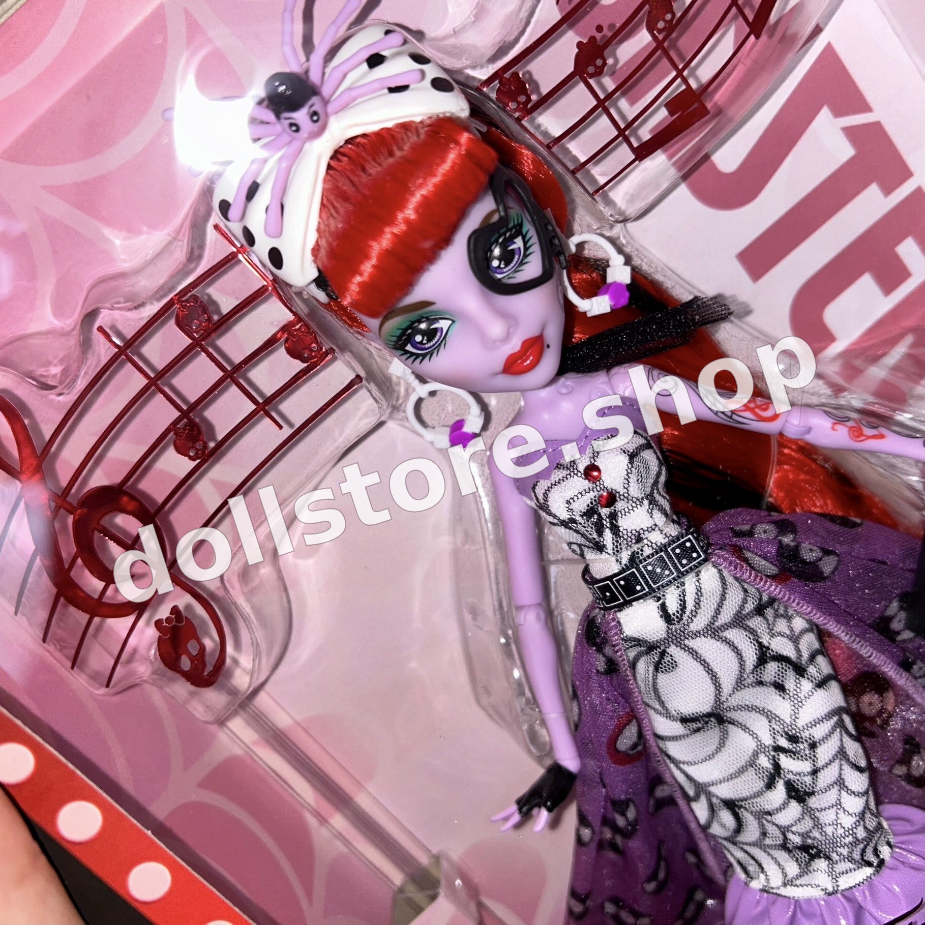 Outra foto de Operetta: Outta Fright